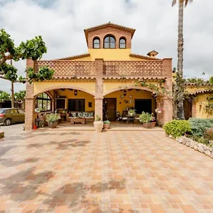 https://masia-castellvi.top-hotels-tarragona.com